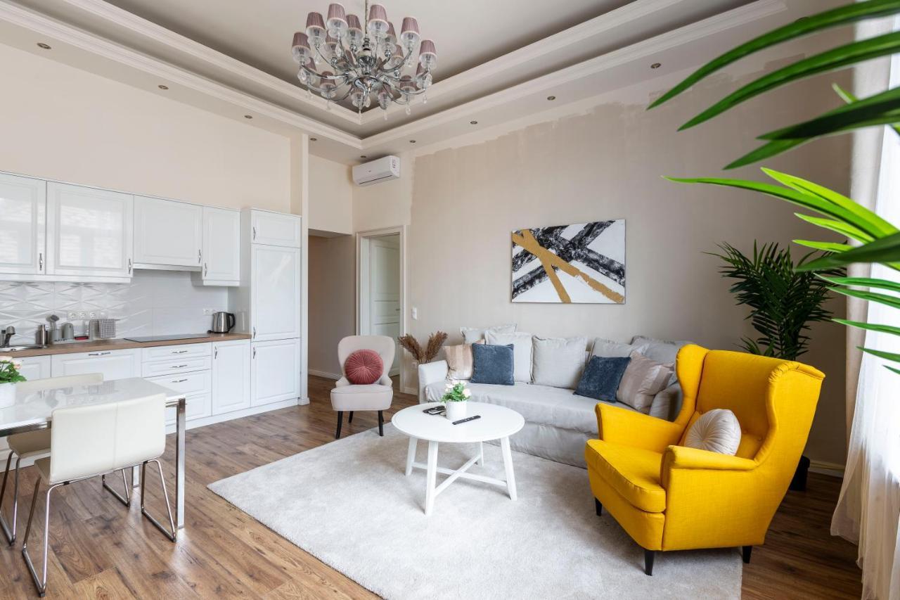 Luxurious Central Apartment In Liszt Ferenc Square Budapest Extérieur photo