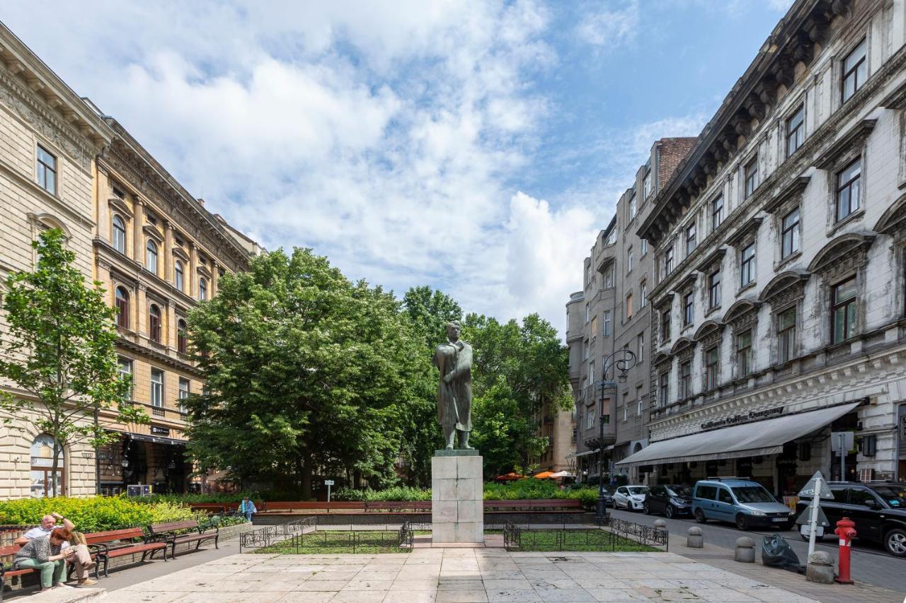 Luxurious Central Apartment In Liszt Ferenc Square Budapest Extérieur photo