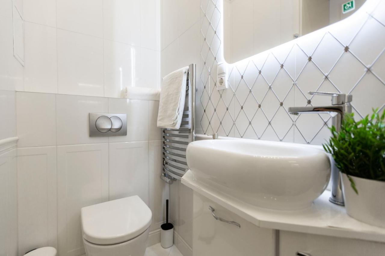 Luxurious Central Apartment In Liszt Ferenc Square Budapest Extérieur photo
