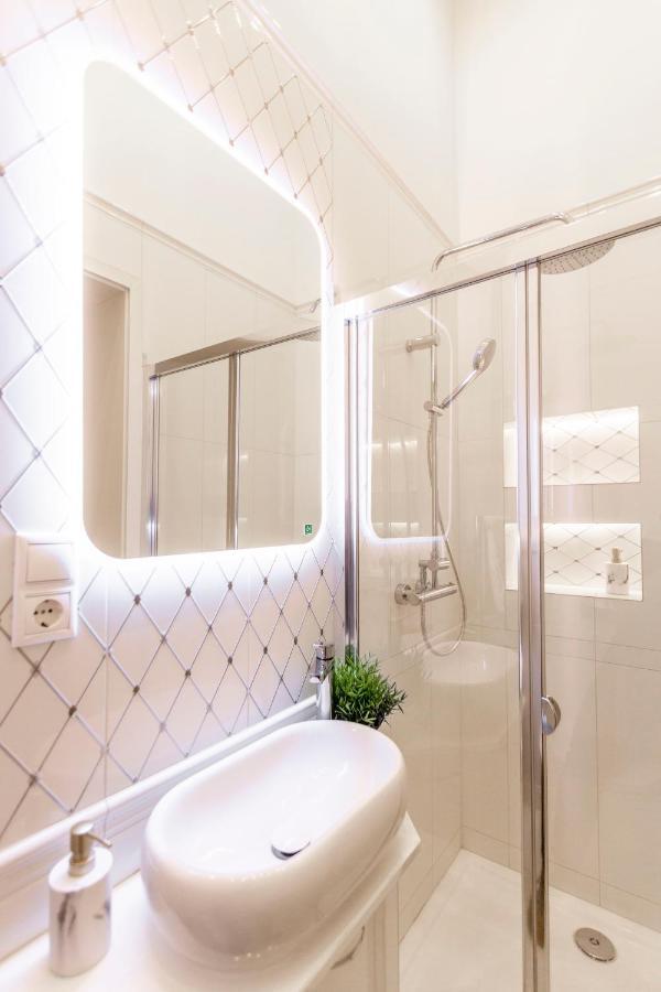 Luxurious Central Apartment In Liszt Ferenc Square Budapest Extérieur photo