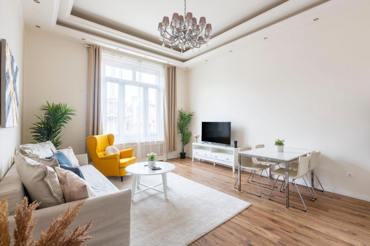 Luxurious Central Apartment In Liszt Ferenc Square Budapest Extérieur photo