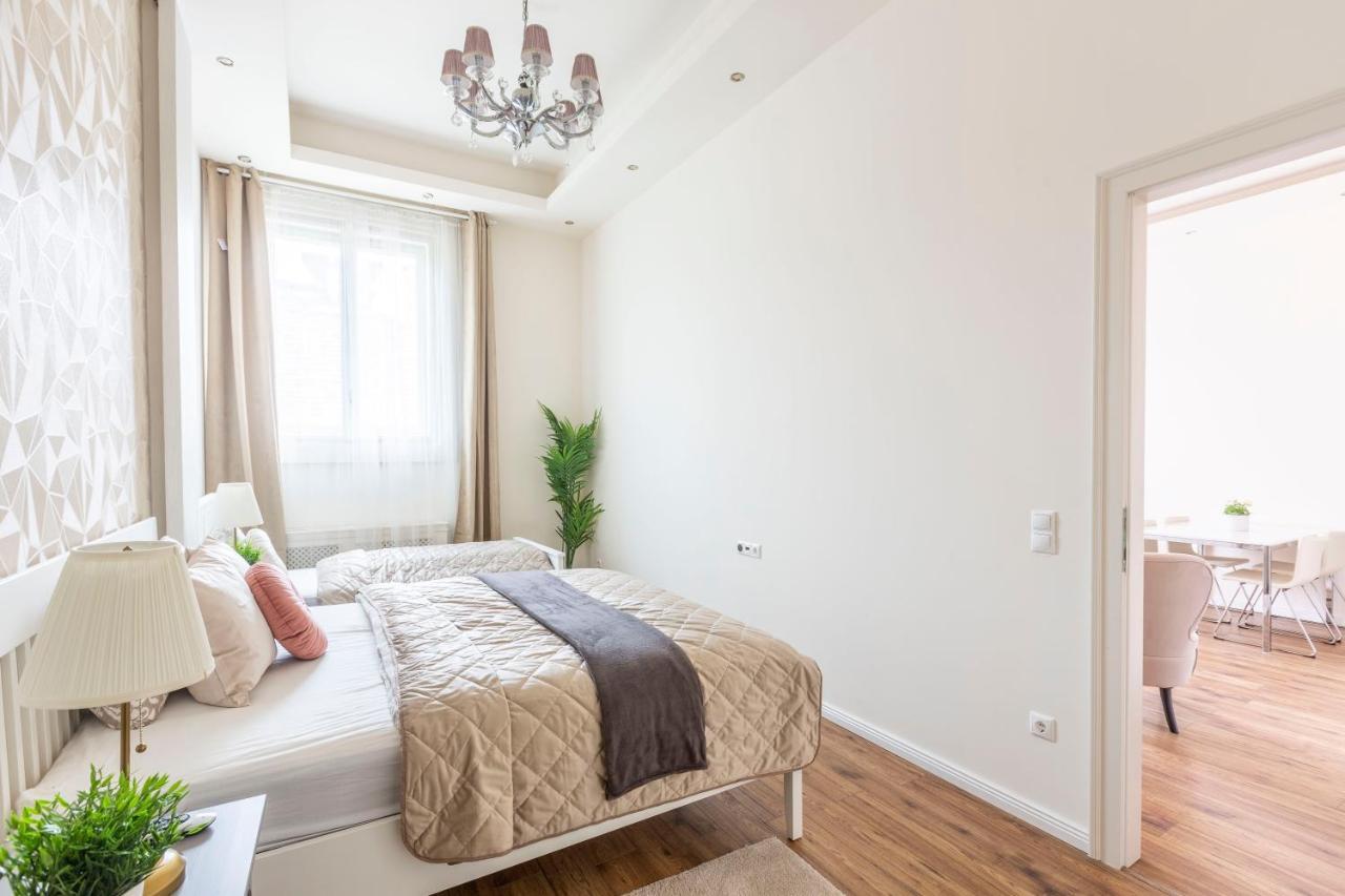 Luxurious Central Apartment In Liszt Ferenc Square Budapest Extérieur photo